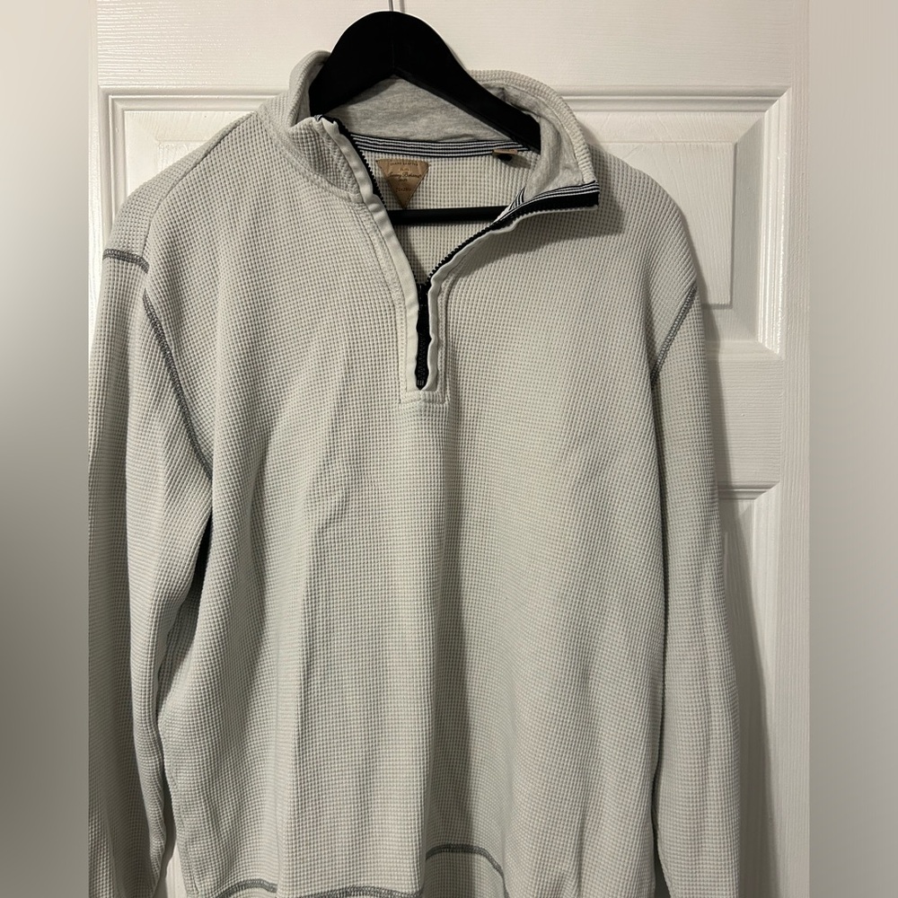 Tommy Bahamas pullover - Picture 2 of 2